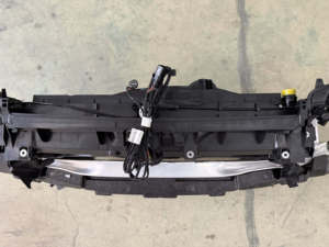 5Q0959455A 5WA121203F 5Q0121203CB 3Q0959455B 5Q0959455BJ Pare-chocs avant d'origine usagé, assemblage de la bouche du pare-chocs avant, dé<span class=keywords><strong>coupe</strong></span> du nez avant pour <span class=keywords><strong>Audi</strong></span> A3 - Product Image 4