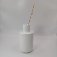 Bouteilles diffuseurs de parfum en verre de luxe 180 ml avec bouchon à vis en plastique personnalisé, sérigraphie ronde pour emballage de parfums