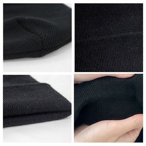 ओम गंध पुरुषों के ऐक्रेलिक बुना हुआ शैतान सींग बीनी डबल परत सादे सर्दियों टोपी कढ़ाई चरित्र सुंदर जानवर - Product Image 4