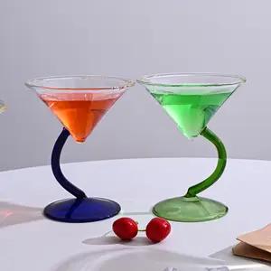 Yaratıcı Milkshake tatlı fincan kadeh renkli kök dondurma cam üçgen şekli kokteyl bardakları