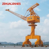 Grue portuaire polyvalente pour la manutention des marchandises en port et les opérations de logistique maritime