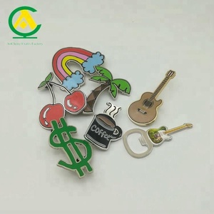 Broches de Esmalte Suave con Diseño de Girasol de Dibujos Animados, Logotipo Personalizado, Chapados en Zinc Dorado, para Mochilas, Joyería y Regalos, de Última Tendencia - Product Image 3