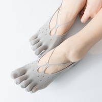 Chaussettes de Yoga en coton pour femmes, respirantes et absorbant la transpiration, avec sangle antidérapante, bonne qualité, couvre-chaussettes de Pilates