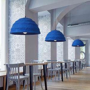 Suspension et lustre LED de style Wabi-Sabi bleu Klein, design nordique, hauteur réglable, taille moyenne, pour chambre et restaurant - Product Image 6