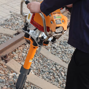 Machine de compactage de rails portable pour la maintenance des voies ferrées - Product Image 1