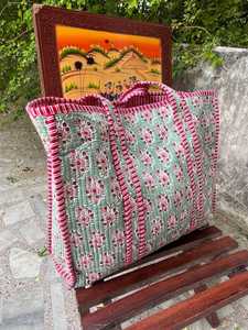 Sac de transport matelassé en coton écologique pour les courses quotidiennes réutilisables, sac en tissu imprimé à la main - Product Image 2