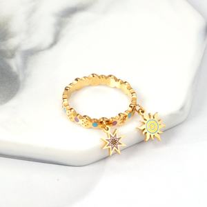 แหวนสแตนเลสสตีลชุบทอง 18K ดีไซน์ใหม่ปี 2022 ลายพระอาทิตย์สวยงามสำหรับผู้ชายและผู้หญิง - Product Image 2