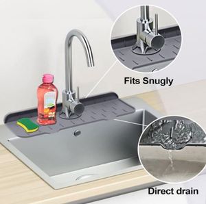 Protector de Silicona de Grado Alimenticio Antisalpicaduras y Tapete para Grifo de Fregadero en Oferta - Product Image 3