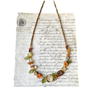 Petit et frais fleur de plante collier de perles tchèques un style de forêt et une chaîne de clavicule de niche qui rend la peau juste - Product Image 1
