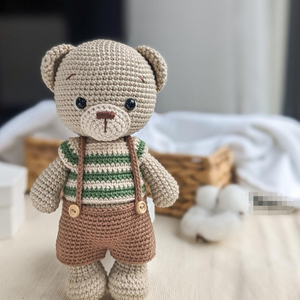 Oso de Peluche Beige Hecho a Mano, Lindo <span class=keywords><strong>Amigurumi</strong></span> con Capucha y Overol <span class=keywords><strong>Verde</strong></span> a Rayas, Muñeco de Peluche Tejido a Mano, PP - Product Image 4