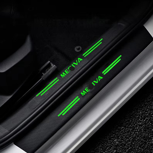 Logo de voiture lumineux porte de coffre arrière <span class=keywords><strong>Film</strong></span> de protection anti-rayures autocollants de seuil seuil bande lumineuse accessoires de voiture CDS1 - Product Image 1