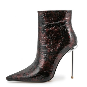 Botines de tacón alto de metal con estampado para mujer, talla grande 45, ajuste ancho, estilo stiletto, zapatos de vestir cortos - Product Image 1