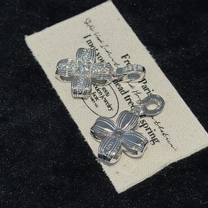 Colgante de Plata Pura S925 Tallado, Estilo Francés Simple, Diseño Medieval Vintage de Pequeñas Flores, Amuletos con Patrón de Números a la Moda - Product Image 4