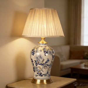 <span class=keywords><strong>Lampe</strong></span> <span class=keywords><strong>de</strong></span> <span class=keywords><strong>chevet</strong></span> en céramique bleue et blanche à motif d'oiseaux et <span class=keywords><strong>de</strong></span> raisins, style oriental, avec abat-jour plissé. - Product Image 2