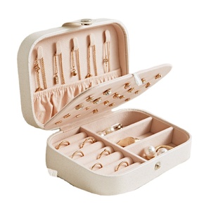 Portable Lady Jewelry Set Storage Organizer Case Box pour Stud Boucles d'oreilles Anneaux Rouge à lèvres - Product Image 1