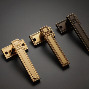 Maniglia per Porta Sottile di Lusso <span class=keywords><strong>Italiana</strong></span> in Lega di Zinco, Leva Minimalista per Porte in Legno e Alluminio con Set Serratura di Design di Alta Gamma - Product Image 1