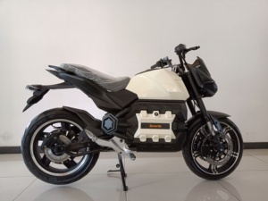 Motocicletta elettrica <span class=keywords><strong>con</strong></span> motore da 3000W e 5000W <span class=keywords><strong>con</strong></span> ruote da allenamento alimentate a batteria e faro e musica per adulti - Product Image 6