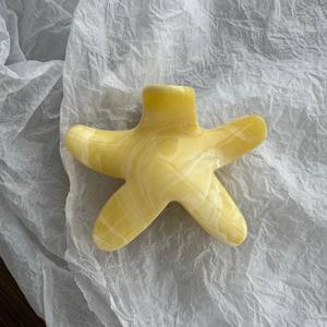 Pince à Cheveux Grande Forme Fleur Rose et Blanche en Acétate Acrylique Hawaïenne Plumeria pour Femmes et Filles – Accessoire Tendance - Product Image 6