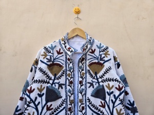 Nueva llegada elegante blanco TNT Suzani cuello corto Tweed chaqueta Floral bordado acolchado Otoño Invierno moda elegante botón - Product Image 2