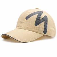 Casquette de baseball 6 panneaux respirante et tendance, beige, maille perforée, motif lettre M, visière pré-courbée, ajustable, fermeture à pression, pour homme, style hip-hop