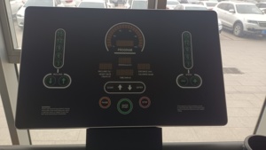Bicicleta Estática Comercial de Alta Resistencia para Gimnasios Pequeños y Medianos, Inclinación del 15%, Capacidad de 150 kg, Carga Inalámbrica YT1001 - Product Image 3