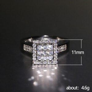 F1314 Anello di fidanzamento da donna in oro bianco con diamanti, taglio Princess, colore G naturale, diamanti laterali - Product Image 5