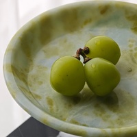 STONEKOCC Plateau à fruits rond en marbre moderne, élégant plateau de service surélevé avec support robuste, décoration pour la cuisine et la maison