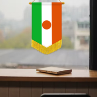 Drapeaux miniatures en gros pour voitures, décorations murales du Niger, petits ornements suspendus en satin imprimé numériquement