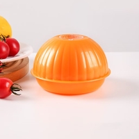 Herbruikbare plastic opbergdoos voor fruit in de vorm van avocado, ui, citroen en tomaat. Plastic bewaardoos voor verse voedsel in de koelkast.