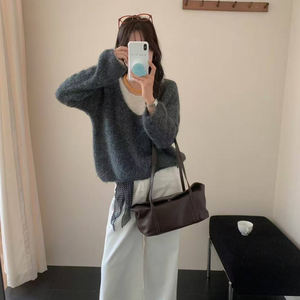 女士v领定制合身宽松不真实两件套女式毛衣 - Product Image 4