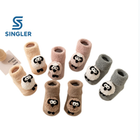 Chaussettes d'hiver pour bébé en peluche 3D motif mouton, douces et confortables, en molleton éponge, antidérapantes, pour l'intérieur