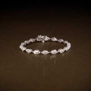Pulsera de Diamantes con Corte Marquesa de 9 CTW |   Pulsera de tenis con diamantes certificados E-F VVS - Product Image 1