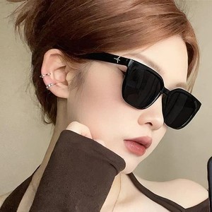 Lunettes de soleil pour femmes, monture noire, verres en résine, protection UV400, pour la conduite, la pêche, les sorties, à la mode - Product Image 1