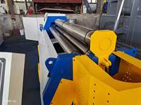 Machine à cintrer les tôles à quatre rouleaux CNC entièrement automatique W12-4*2000 bleue, blanche et jaune