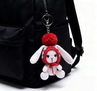Porte-clés en crochet lapin à carreaux de grand-mère, jouet en peluche doux personnalisé, porte-clés durable, décorations en crochet écologiques personnalisées