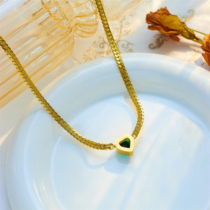 TD 2026 Nuevo Collar de Cadena de Clavícula de Acero Inoxidable Chapado en Oro con Dije de Corazón de Cristal Verde de Moda, Resistente al Deslustre, Joyería de Lujo, Regalo - Product Image 4