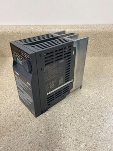 Convertisseur de fréquence PLC triphasé 220V FR-E820-0.75K-1 - Product Image 1