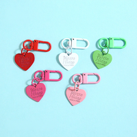 Porte-clés en métal couleur bonbon avec fermoir à gâchette et breloque cœur, en gros, pour sacs à main, sacs, artisanat DIY et accessoires