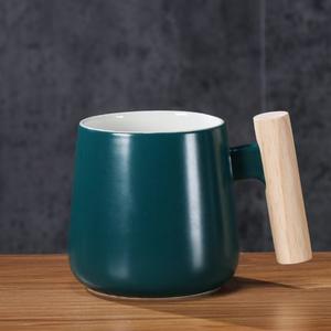 Tazas <span class=keywords><strong>de</strong></span> Cerámica Personalizadas al por Mayor con Asas <span class=keywords><strong>de</strong></span> Madera, Estilo Literario y Retro, Ideales como Regalos Navideños para Amigos - Product Image 3