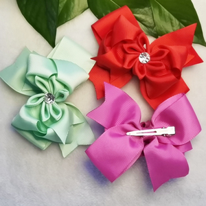 Flor de cinta de grogrén apilada de 4,5 pulgadas de Color liso hecho a medida con lazo de pelo de diamantes de imitación con pinza de cocodrilo para niñas estudiantes - Product Image 6
