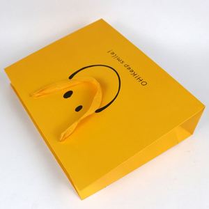 Sacs cadeaux en papier personnalisés imprimés avec logo, poignées en ruban recyclables, emballage boutique - Product Image 3