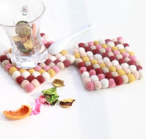 Tappetino Artigianale Nepalese in Lana, Sottobicchiere per Tè, <span class=keywords><strong>Tappeto</strong></span> <span class=keywords><strong>Rotondo</strong></span> in Feltro - Product Image 4