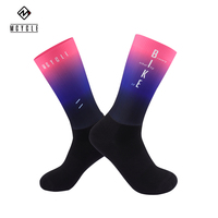 MCYCLE Chaussettes de sport aérodynamiques à séchage rapide Chaussettes de vélo antibactériennes respirantes avec logo personnalisé avec impression OEM pour le cyclisme