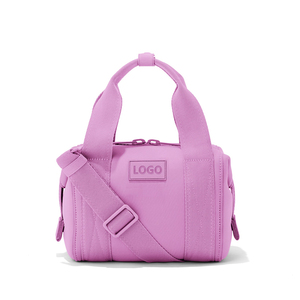 Borsa da Viaggio Rosa di Tendenza, Impermeabile in Neoprene, Personalizzabile, Borsa Sportiva per Donne - Product Image 1