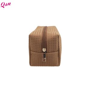 Bolsa de maquillaje de algodón con gofres de nuevo estilo, bolsa de cosméticos personalizada multifunción, bolsa de viaje portátil con asa - Product Image 5