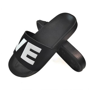 Claquettes d'été personnalisées <span class=keywords><strong>l</strong></span>égères, respirantes, antidérapantes, motif Love sur dessus <span class=keywords><strong>en</strong></span> PU, semelle EVA, pour homme, intérieur/extérieur, noires - Product Image 5