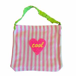 Bolso de hombro con parche de palabra y detalle de corazón - Product Image 3