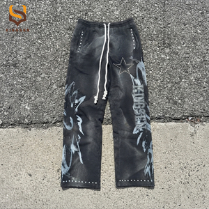 Nuevo Diseño Vintage, Conjunto de Sudadera con Capucha y Pantalones Deportivos de Dos Piezas para Hombre, Logotipo Personalizado Impreso, Conjunto Deportivo con Pedrería y Efecto Desgastado - Product Image 3