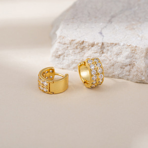 Boucles d'oreilles créoles en or avec zircon serti clos, rondes et géométriques, bijoux d'anniversaire pour femme EKA-126 - Product Image 4