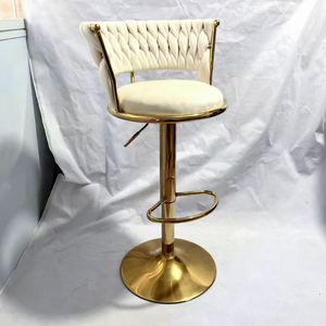 Silla de Bar Giratoria para Cocina y Comedor, con Respaldo Alto Ajustable, Tapizada en Terciopelo, con Detalles en Dorado y Reposapiés - Product Image 1